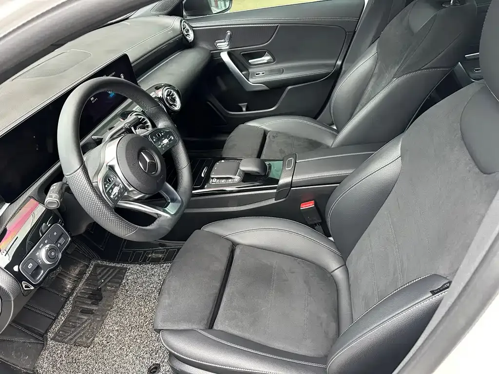 Mercedes-Benz A-Class — фото 10