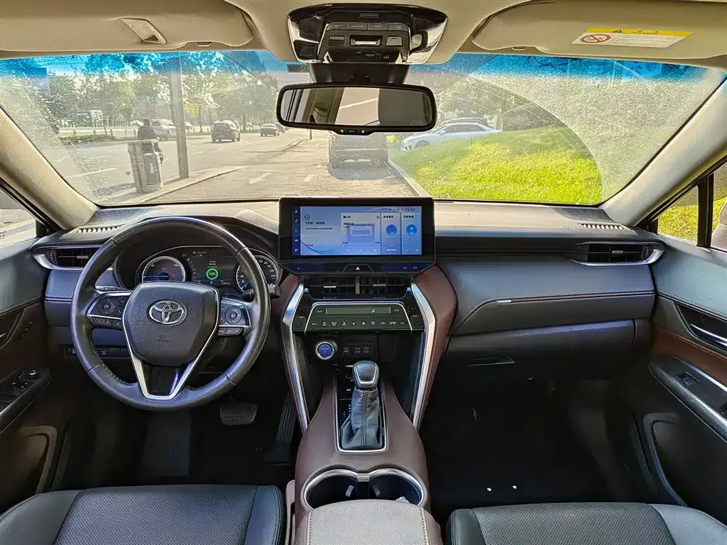 Toyota Harrier — фото 10