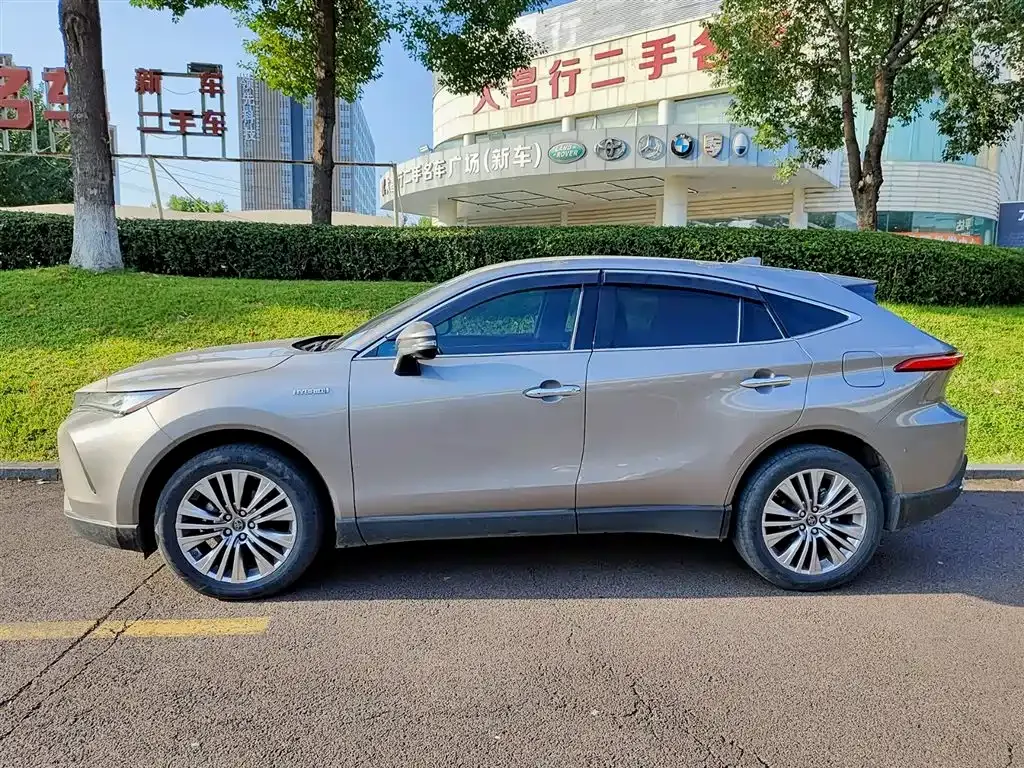 Toyota Harrier — фото 3