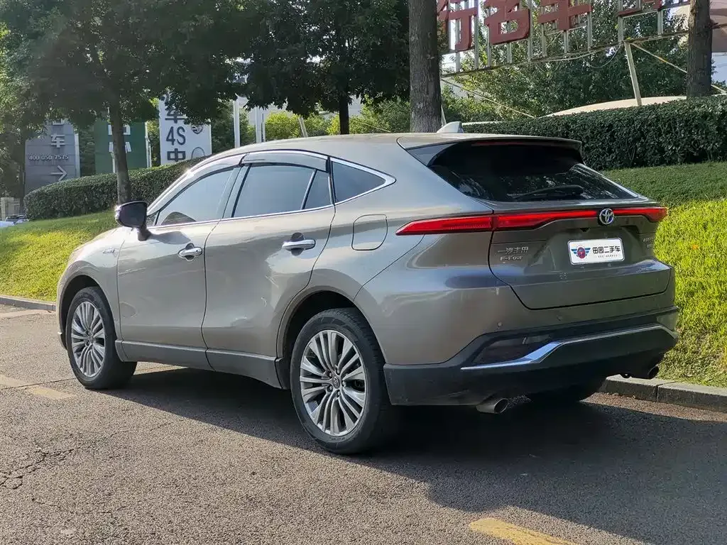 Toyota Harrier — фото 4