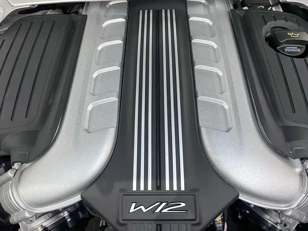 Bentley Flying Spur — фото 10