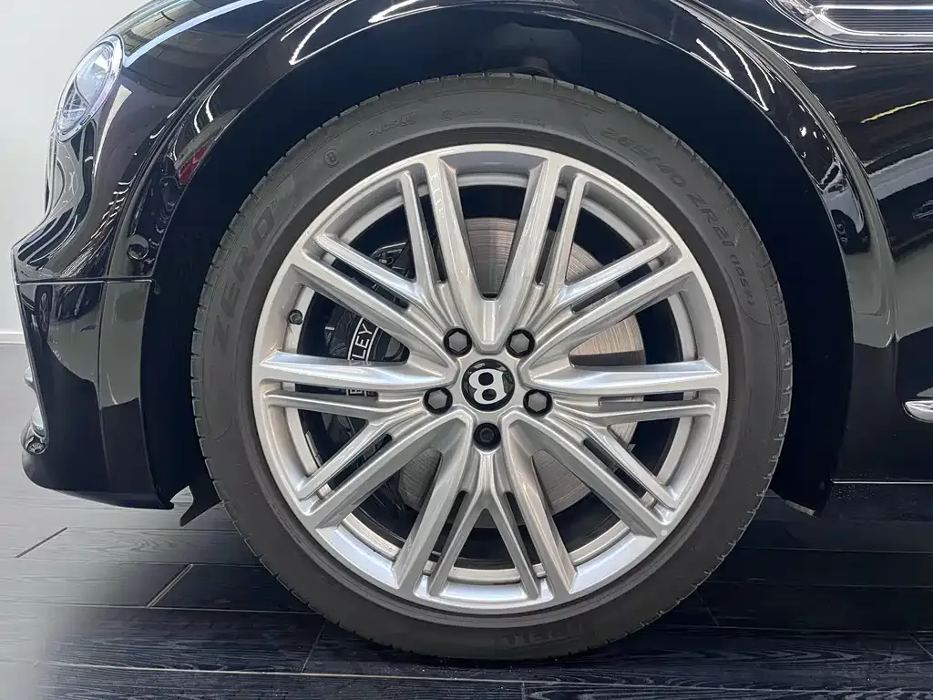 Bentley Flying Spur — фото 4