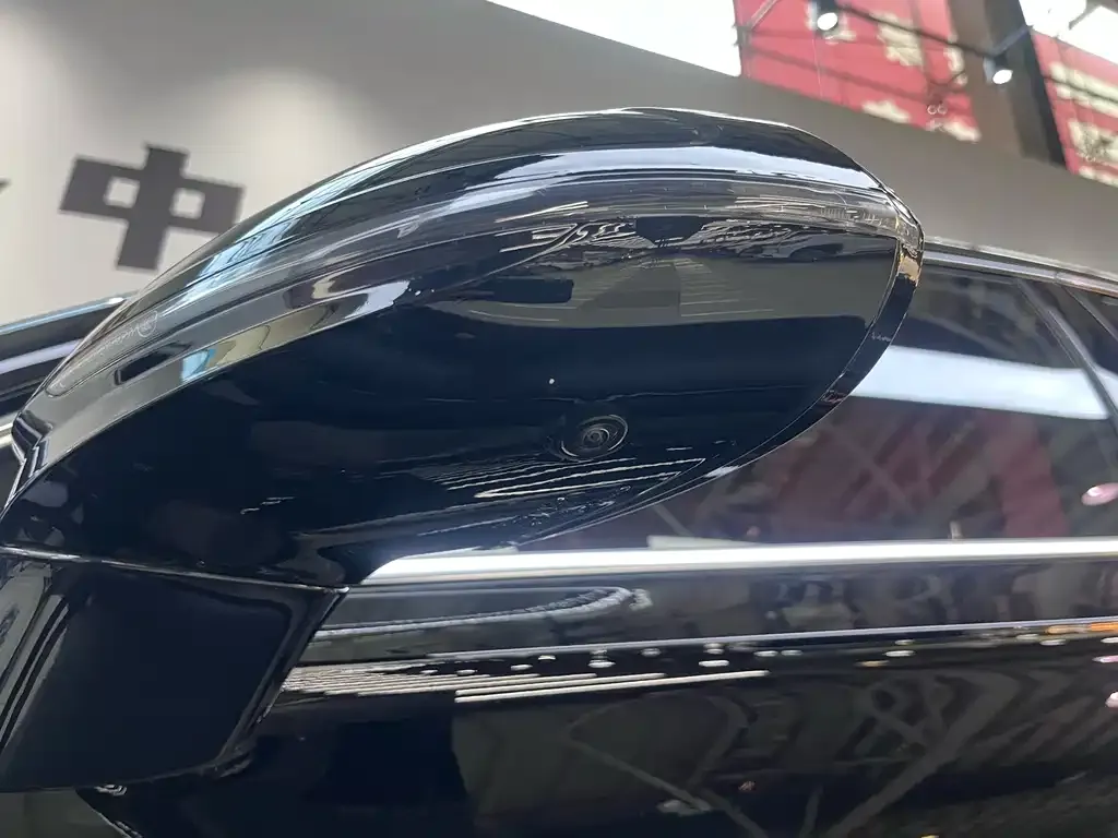 Bentley Flying Spur — фото 7