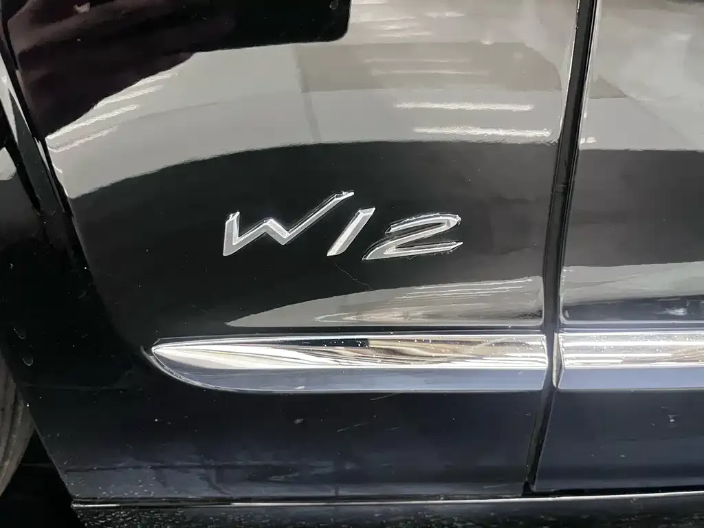 Bentley Flying Spur — фото 8