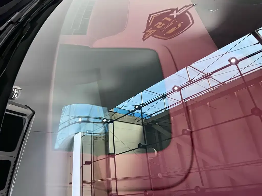 Bentley Flying Spur — фото 9