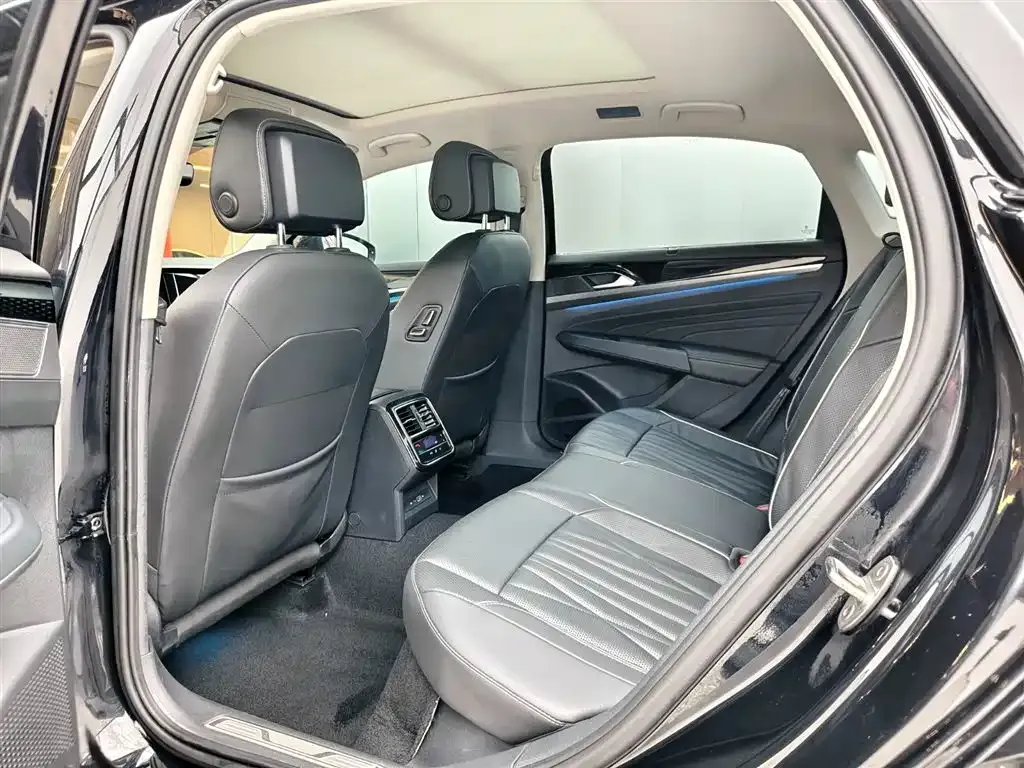 Volkswagen Passat — фото 7