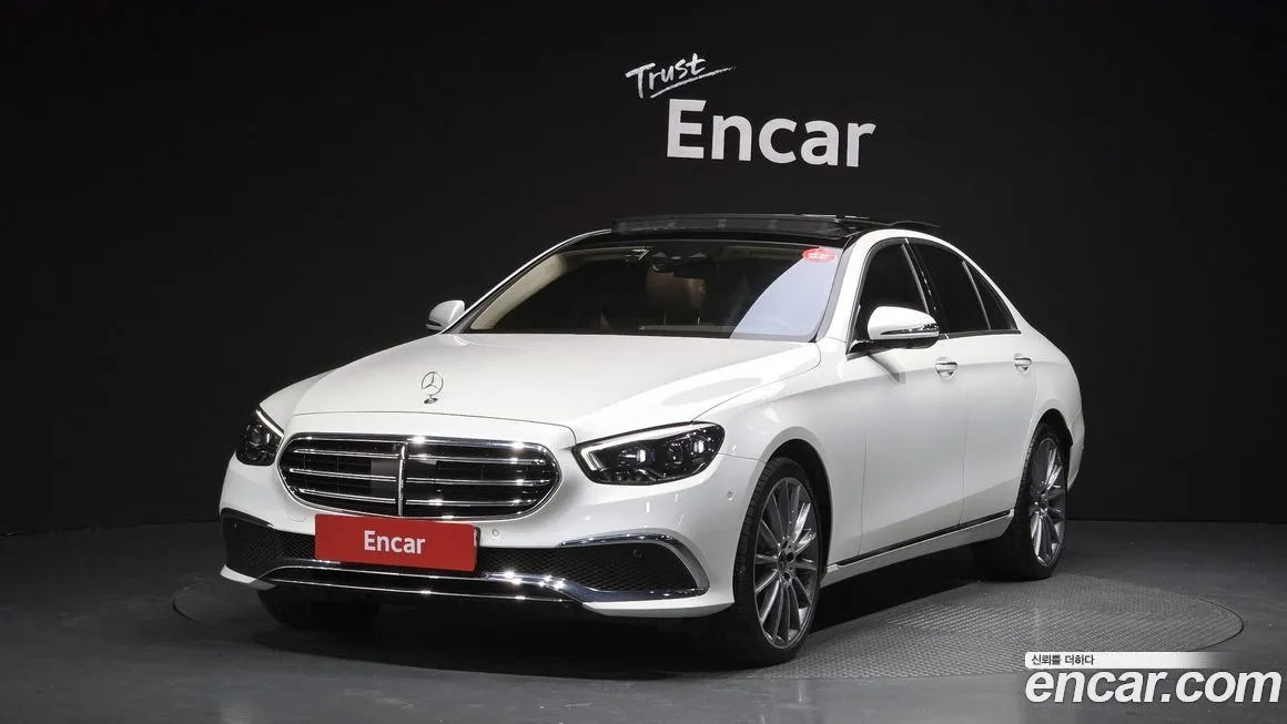 Mercedes-Benz E-Class — фото 1