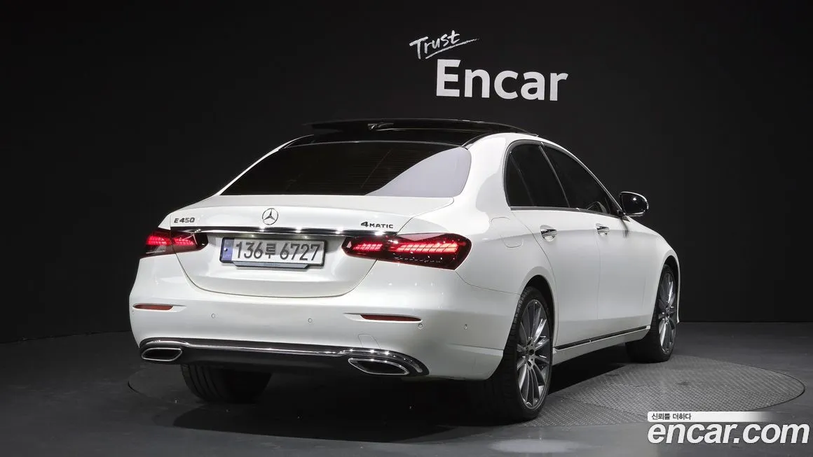 Mercedes-Benz E-Class — фото 2
