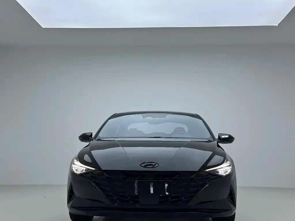 Hyundai Elantra — фото 2