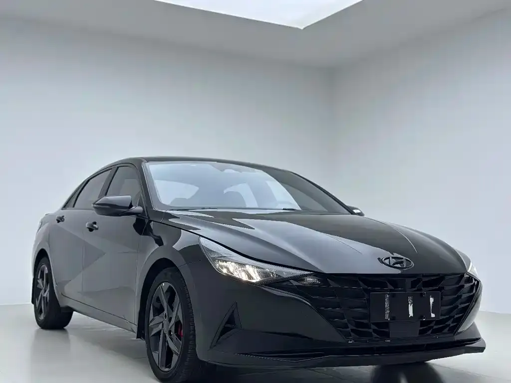 Hyundai Elantra — фото 3
