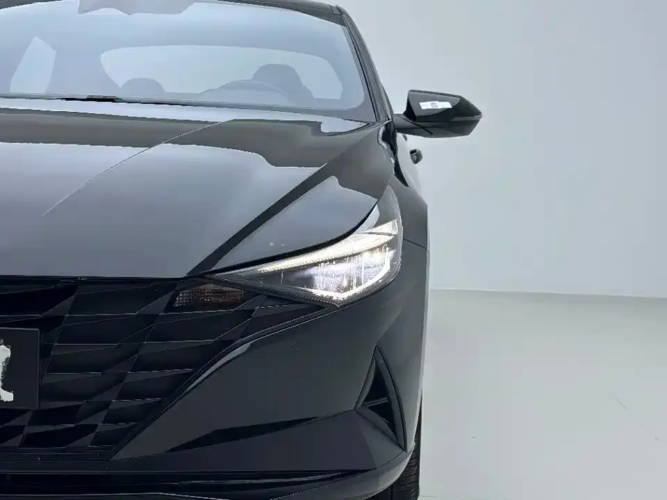 Hyundai Elantra — фото 4