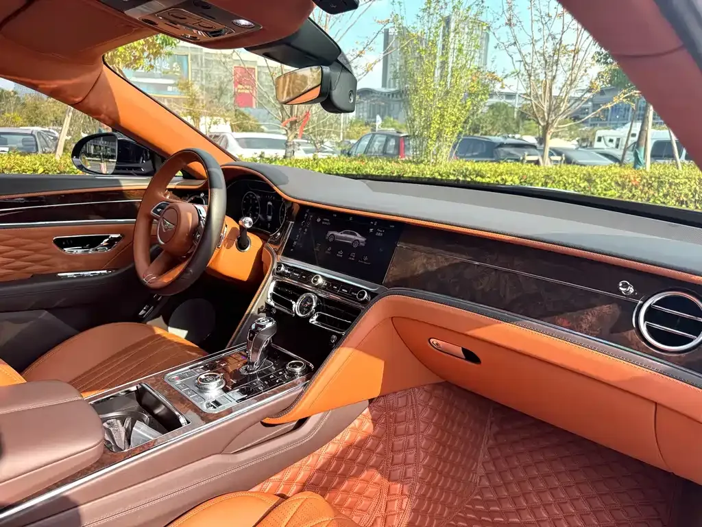 Bentley Flying Spur — фото 6