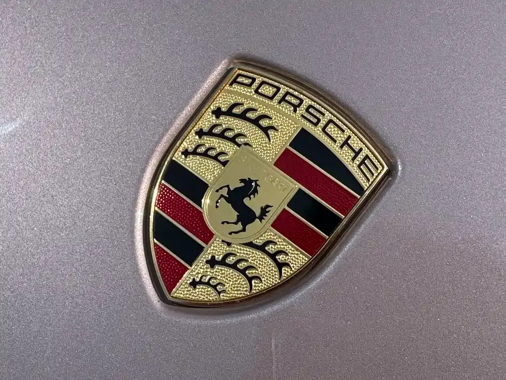 Porsche Taycan — фото 10
