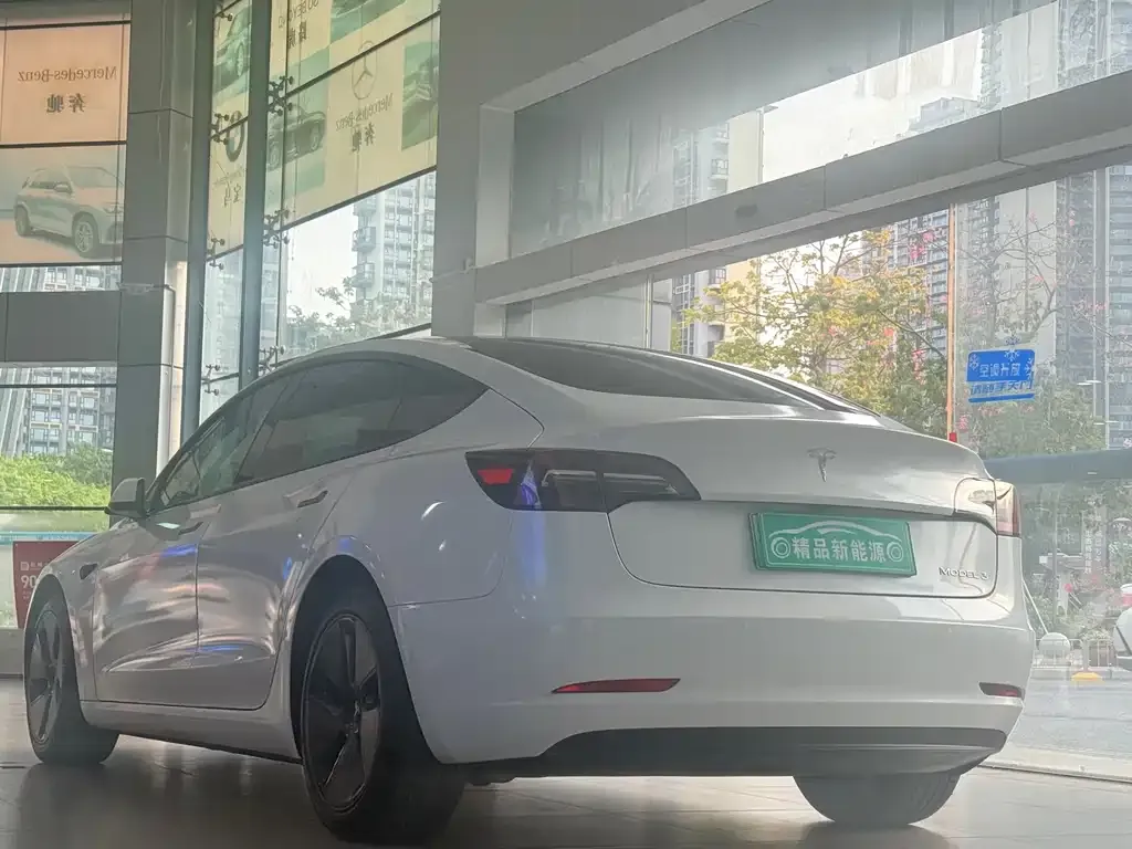 Tesla Model 3 — фото 6