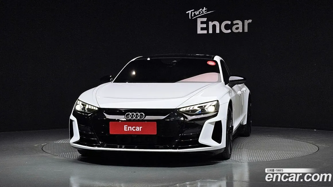 Audi e-tron GT — фото 3