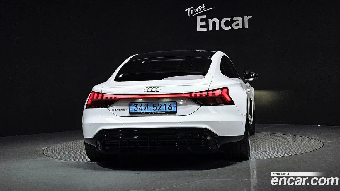 Audi e-tron GT — фото 4