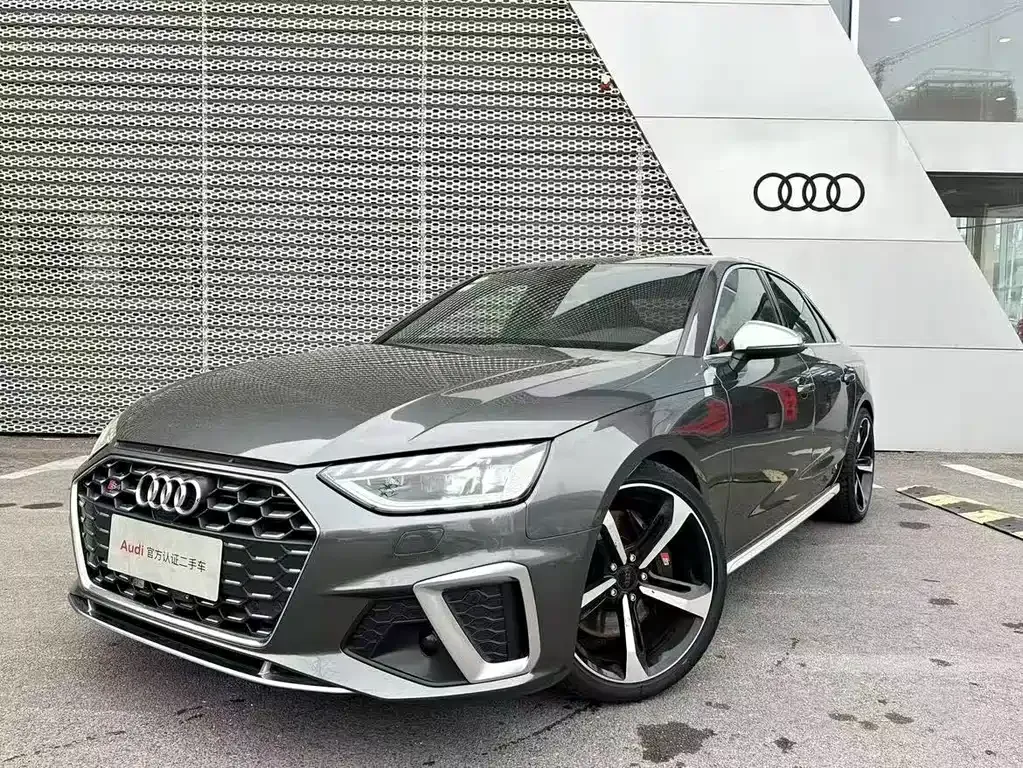 Audi S4 — фото 1
