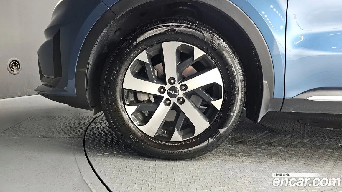 Kia Sorento — фото 5