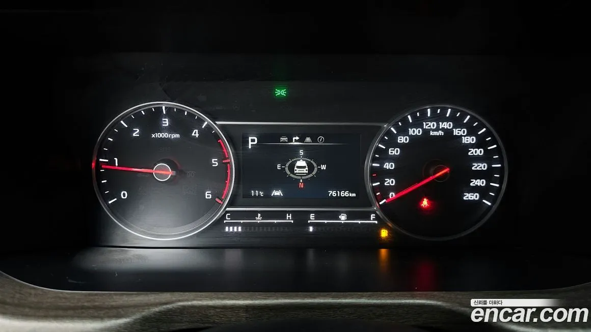 Kia Sorento — фото 8