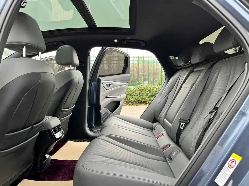 BYD Seal — фото 9