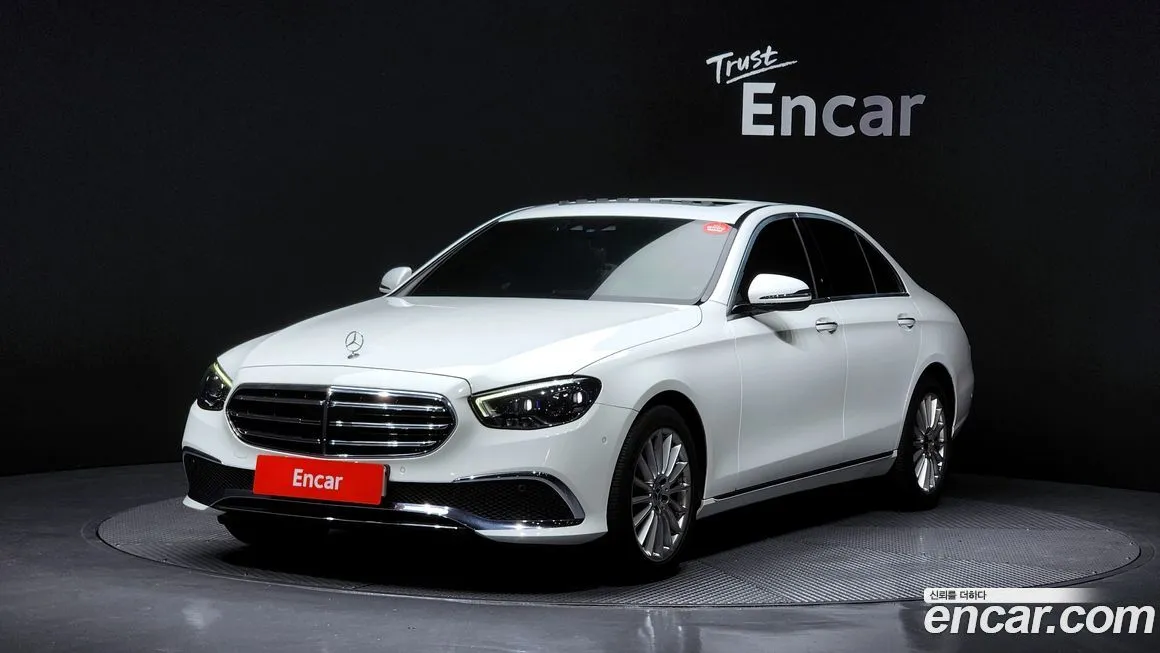 Mercedes-Benz E-Class — фото 1