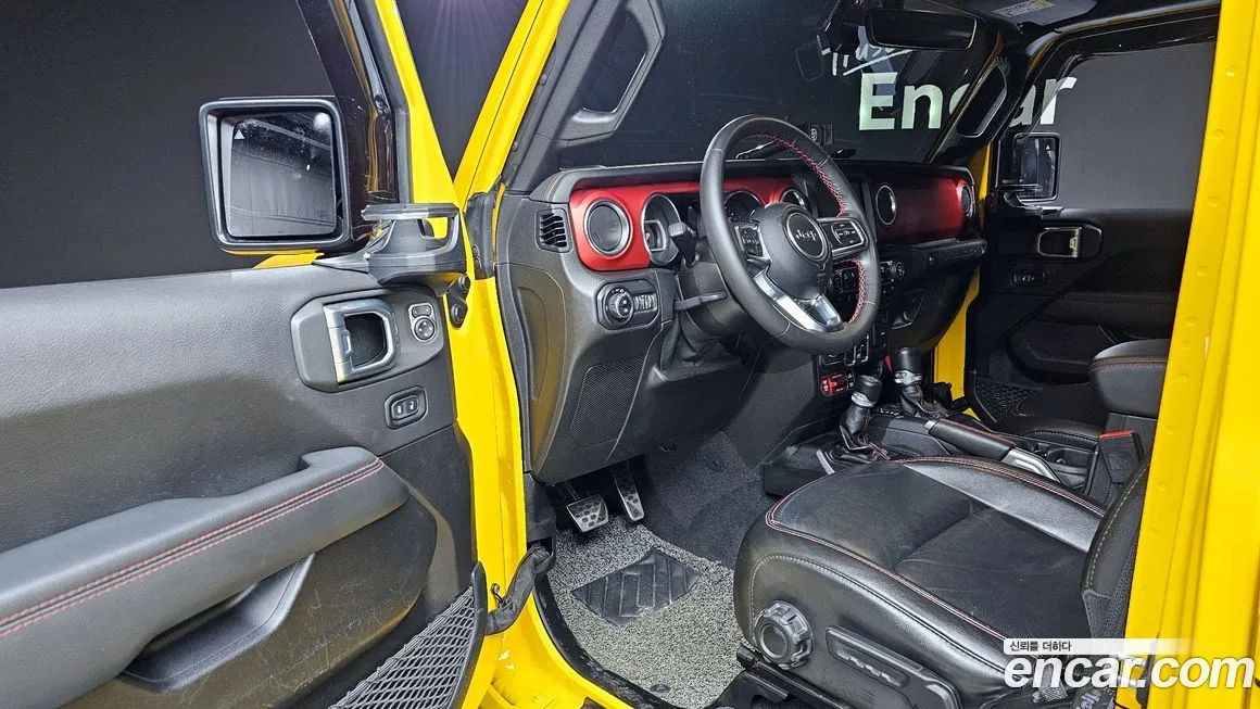 Jeep Wrangler — фото 10