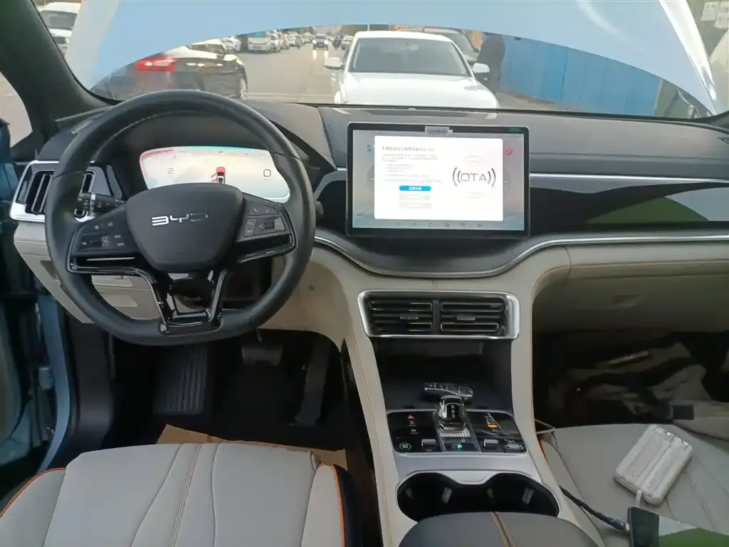 BYD PLUS New Energy — фото 10