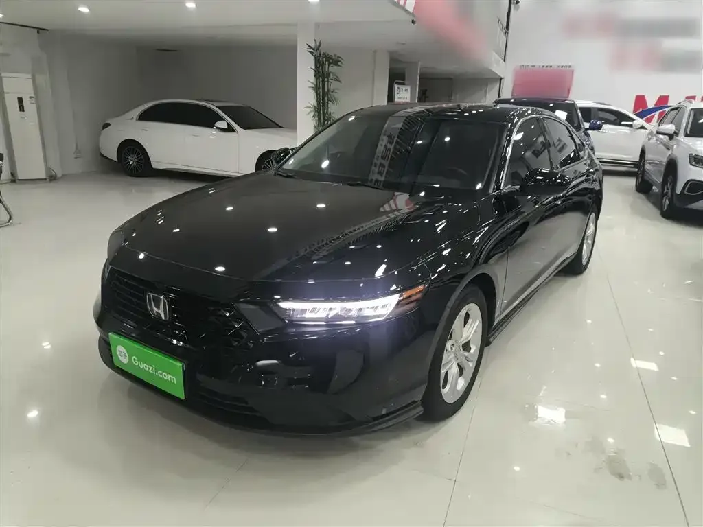 Honda Accord — фото 1