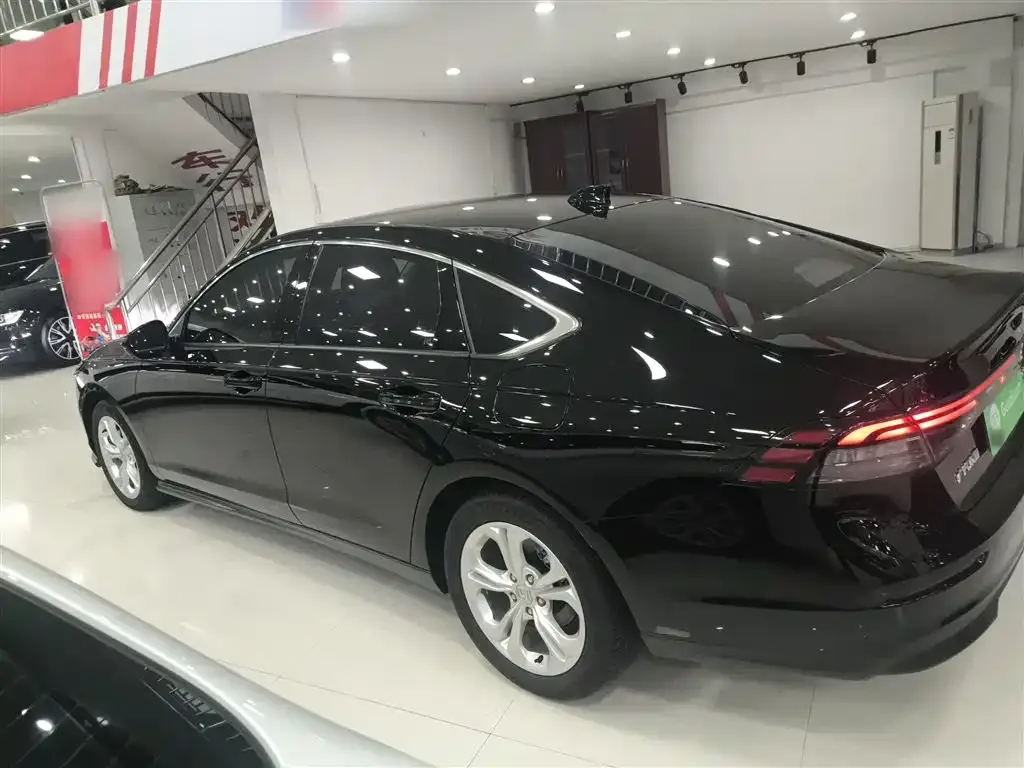 Honda Accord — фото 5