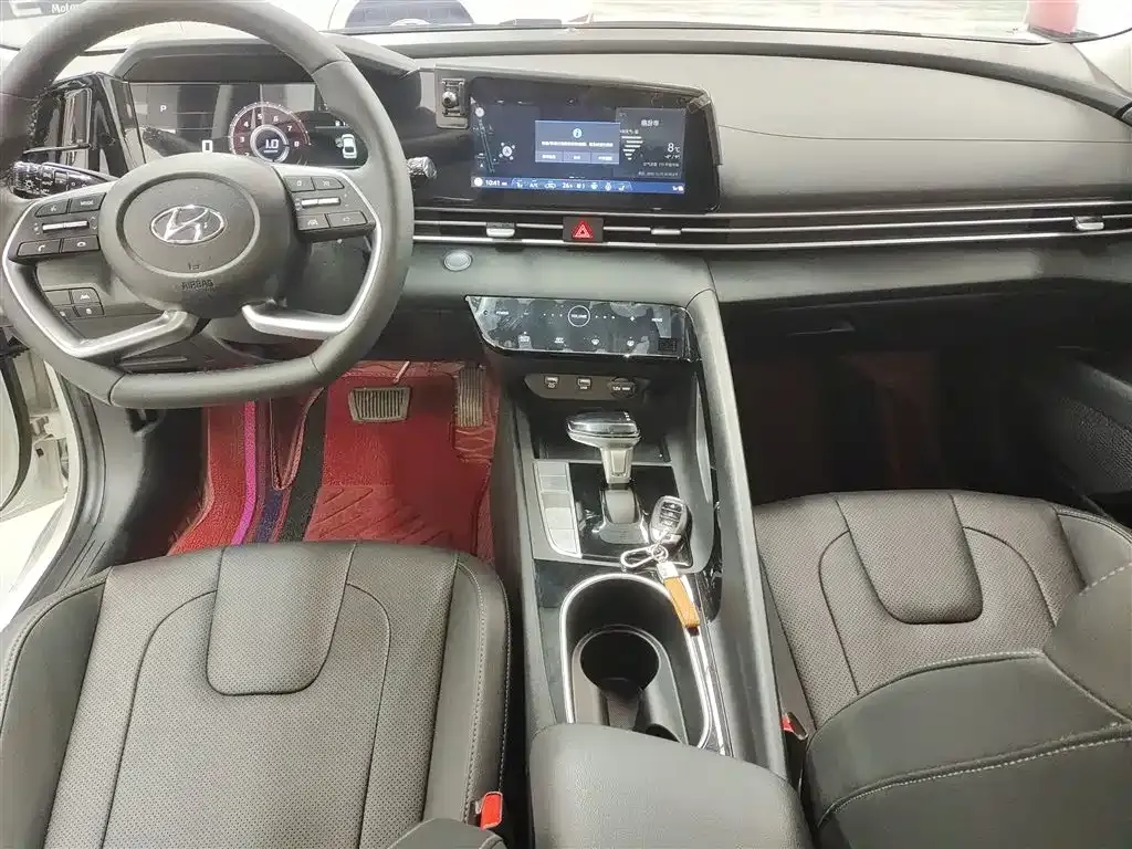 Hyundai Elantra — фото 10