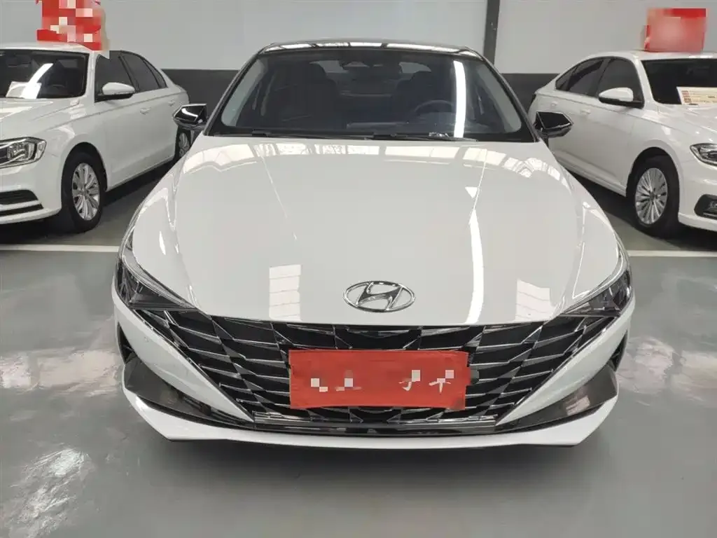 Hyundai Elantra — фото 3
