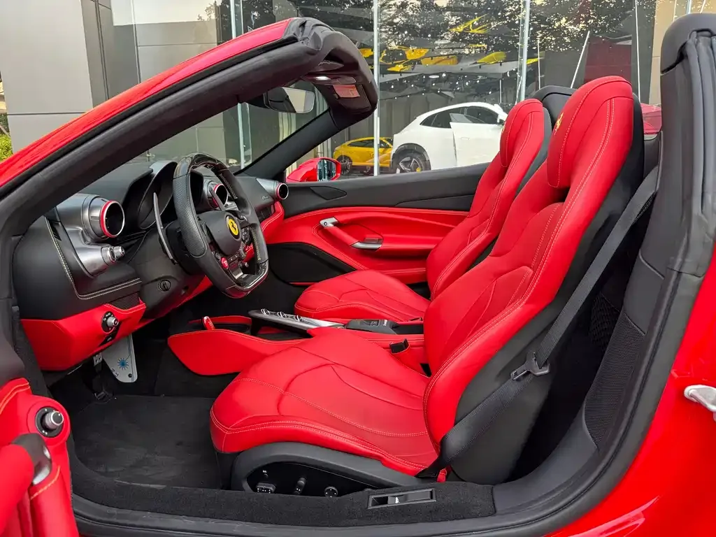 Ferrari F8 — фото 10