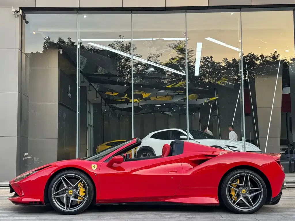 Ferrari F8 — фото 4
