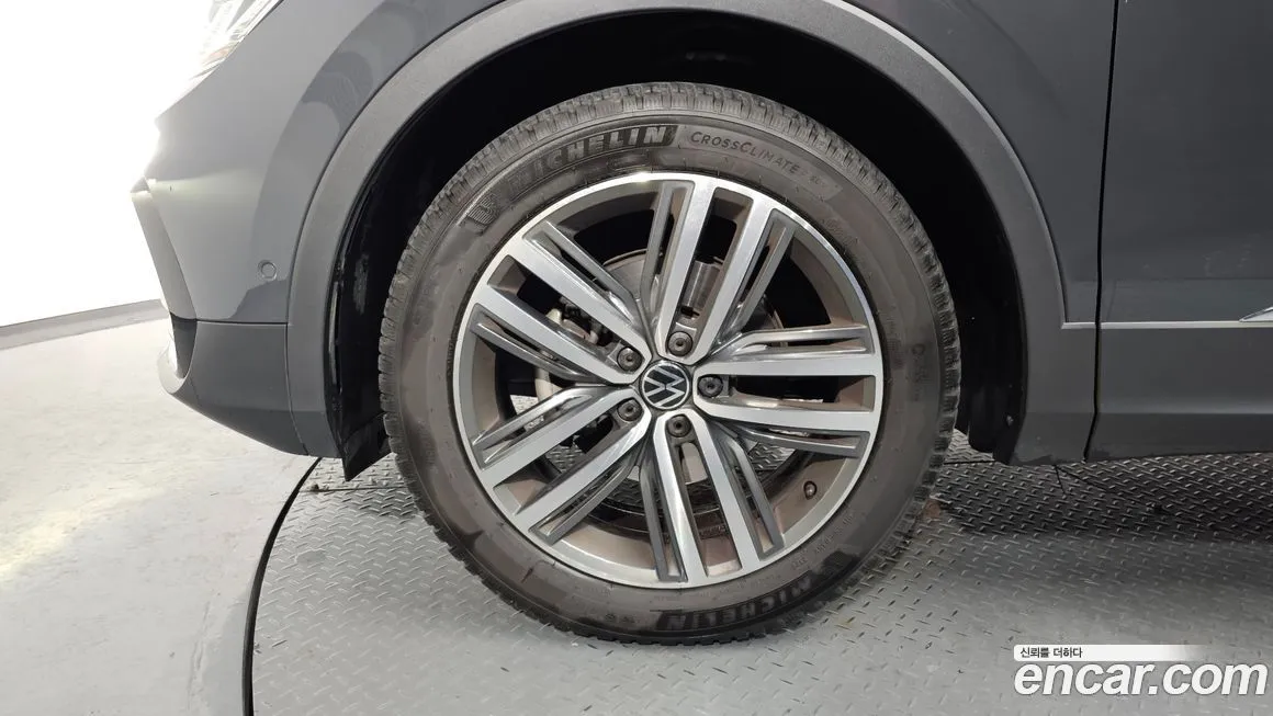Volkswagen Tiguan — фото 5
