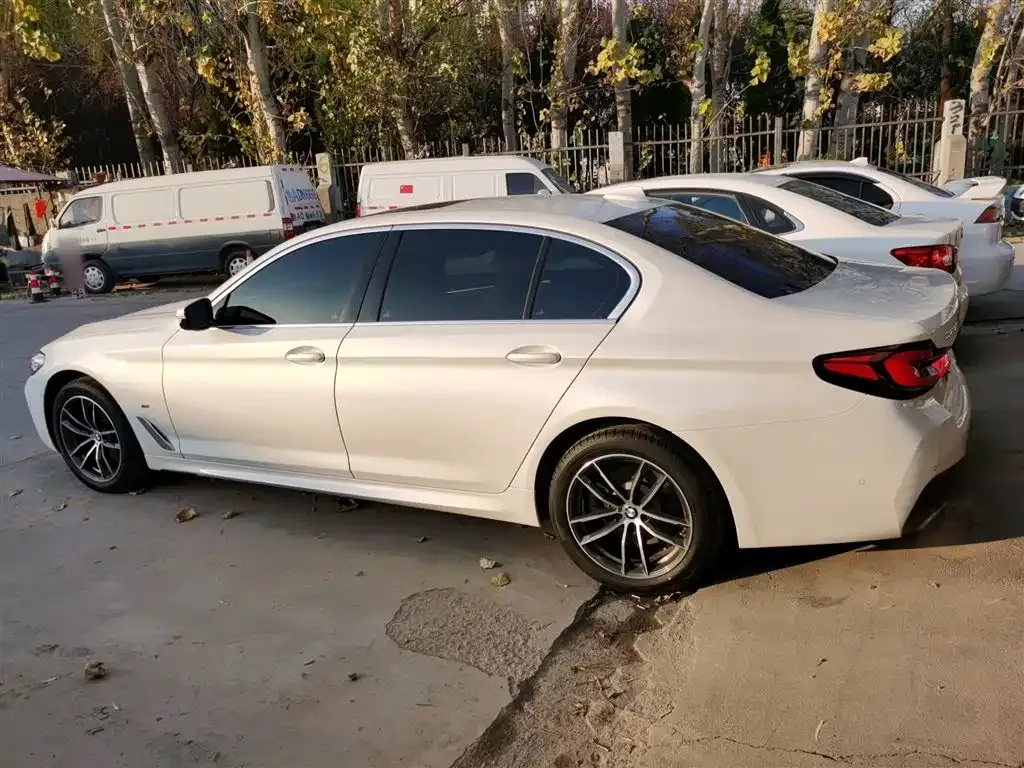 BMW 5 Series — фото 5