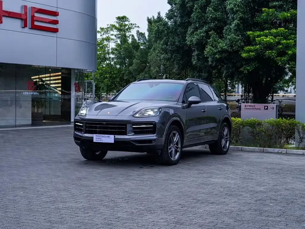 Porsche Cayenne — фото 1