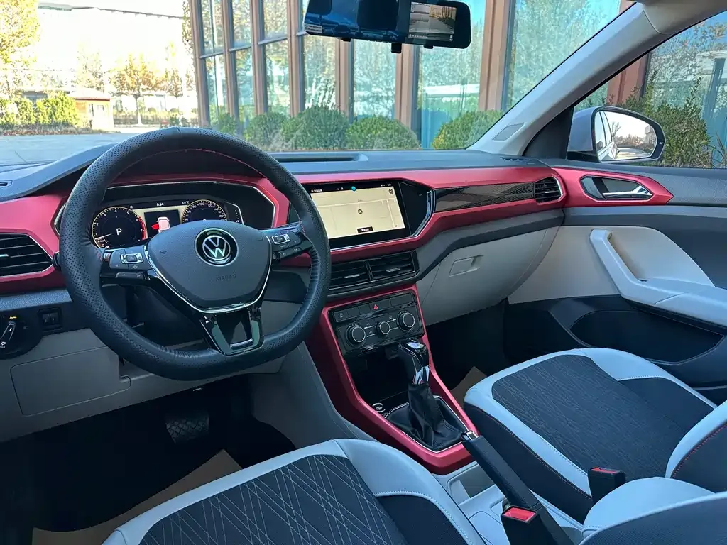 Volkswagen T-Cross — фото 5
