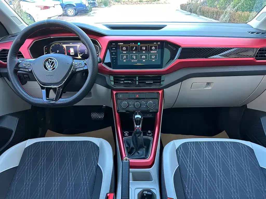 Volkswagen T-Cross — фото 6