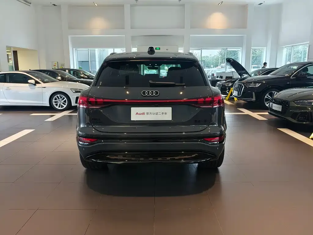 Audi Q6L e-tron — фото 6