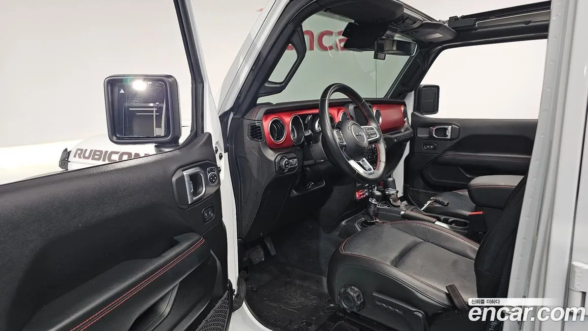 Jeep Wrangler — фото 10