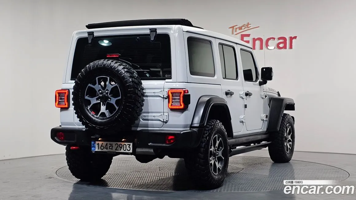 Jeep Wrangler — фото 2