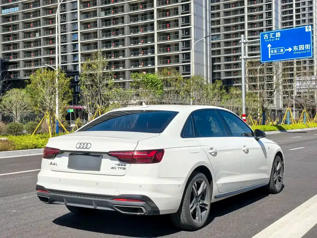 Audi A4L — фото 8