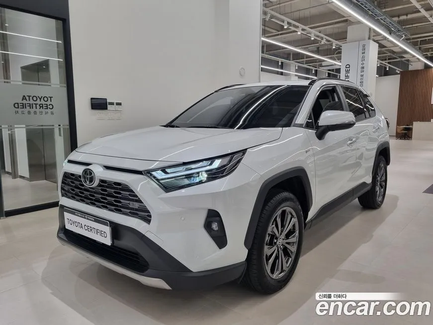 Toyota RAV4 — фото 1