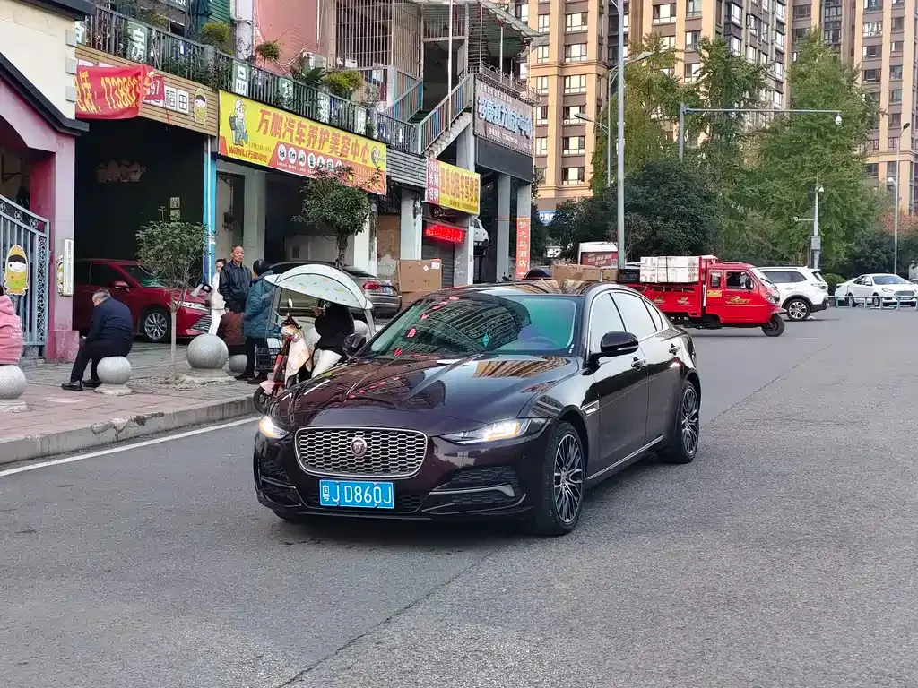 Jaguar XEL — фото 1