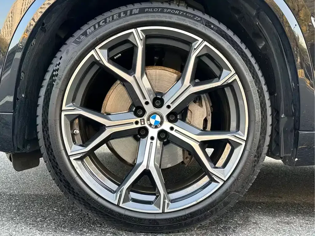 BMW X5 — фото 8