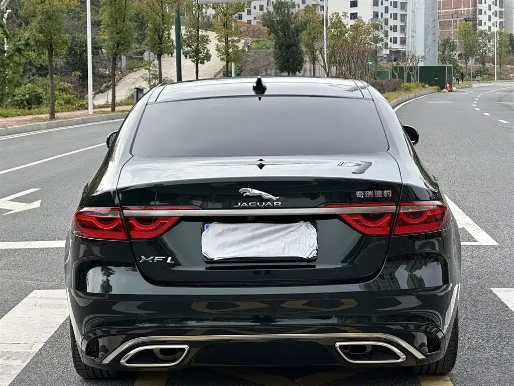 Jaguar XFL — фото 10