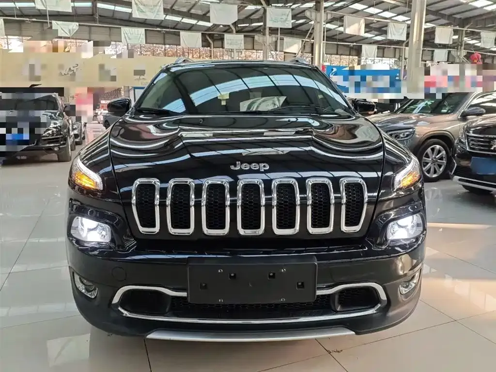 Jeep Cherokee — фото 3
