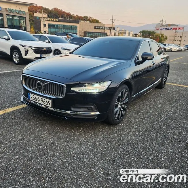 Volvo S90 — фото 1