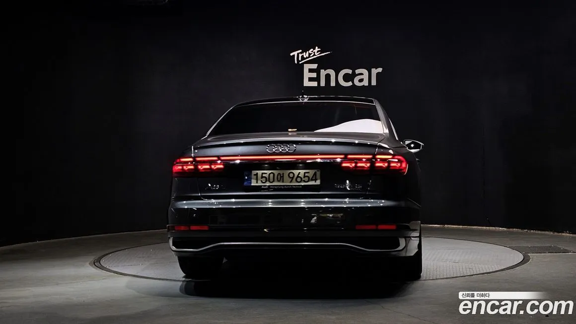 Audi A8 — фото 4