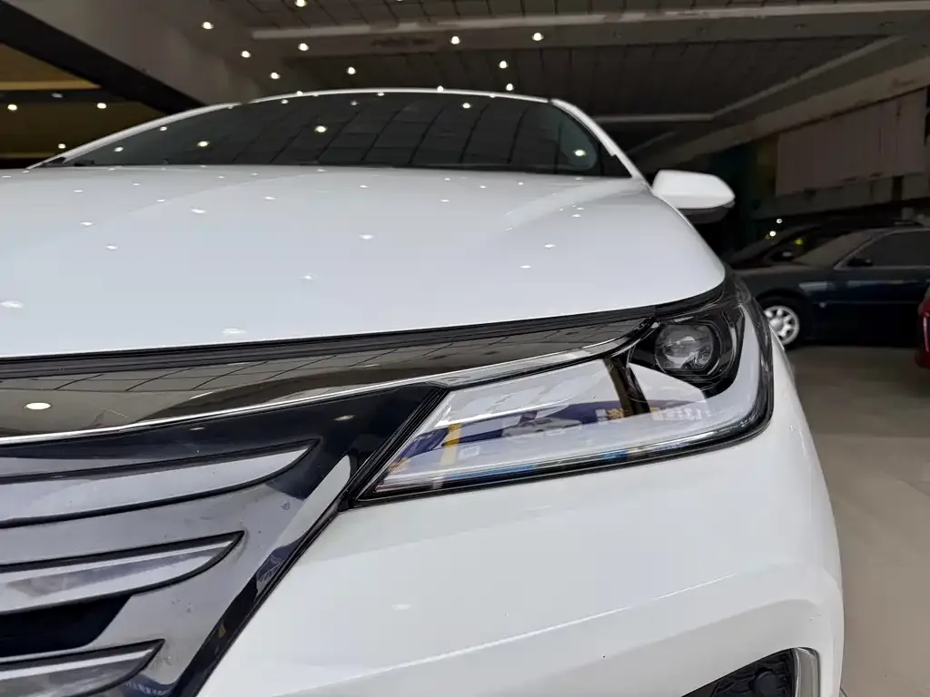 Toyota Allion — фото 4
